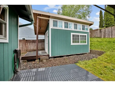 3160 Flower Avenue Ne Salem OR 97301