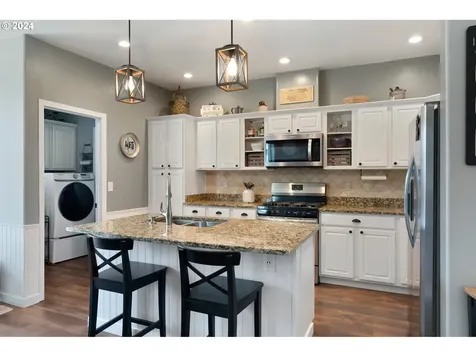 1913 Praslin Street Eugene OR 97402