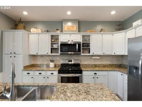 1913 Praslin Street Eugene OR 97402