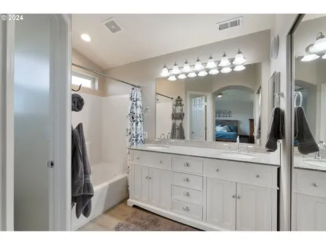 1913 Praslin Street Eugene OR 97402