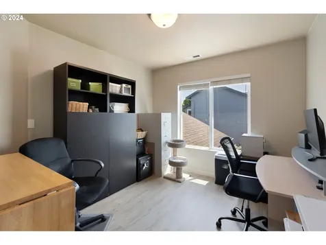 1913 Praslin Street Eugene OR 97402