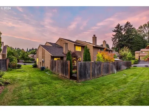 7829 SW Raintree Drive Beaverton OR 97008