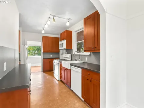 8704 N Portsmouth Avenue Portland OR 97203