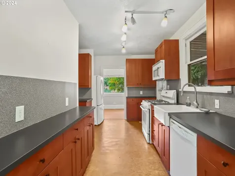 8704 N Portsmouth Avenue Portland OR 97203