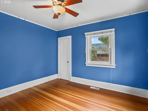 8704 N Portsmouth Avenue Portland OR 97203