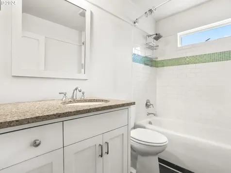 8704 N Portsmouth Avenue Portland OR 97203