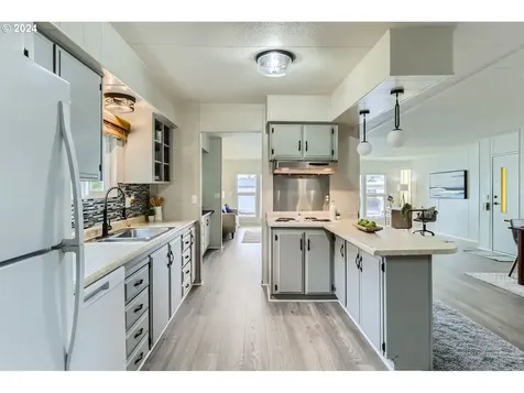 2681 SE River Road Hillsboro OR 97123