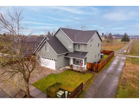 1724 SE 10th Avenue Canby OR 97013