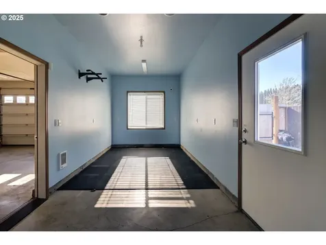 1724 SE 10th Avenue Canby OR 97013