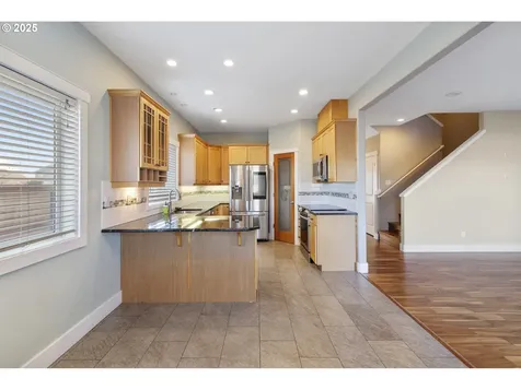 1724 SE 10th Avenue Canby OR 97013
