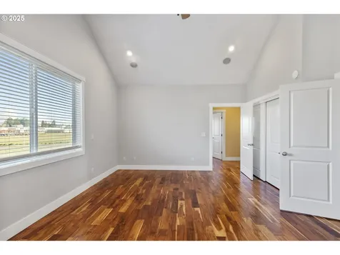 1724 SE 10th Avenue Canby OR 97013
