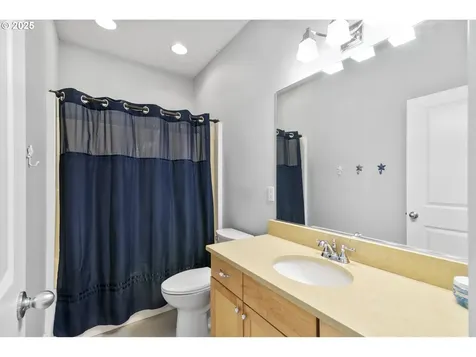 1724 SE 10th Avenue Canby OR 97013