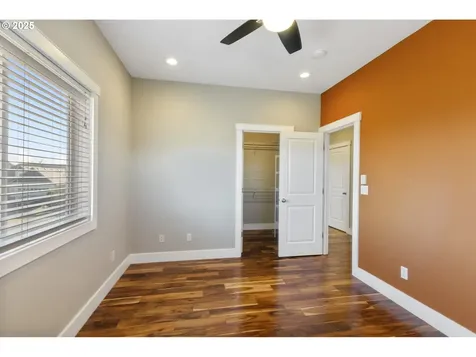 1724 SE 10th Avenue Canby OR 97013