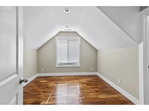 1724 SE 10th Avenue Canby OR 97013