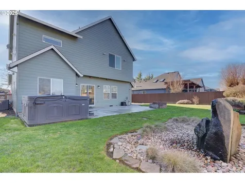1724 SE 10th Avenue Canby OR 97013