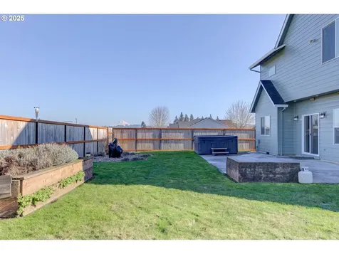 1724 SE 10th Avenue Canby OR 97013