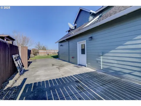 1724 SE 10th Avenue Canby OR 97013