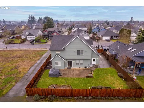 1724 SE 10th Avenue Canby OR 97013