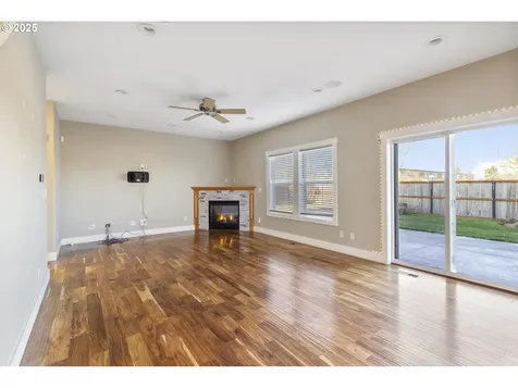 1724 SE 10th Avenue Canby OR 97013