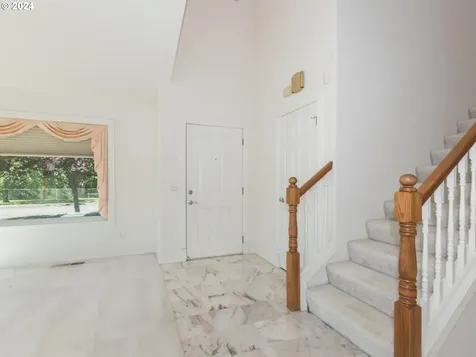 21800 NE Lachenview Lane Fairview OR 97024