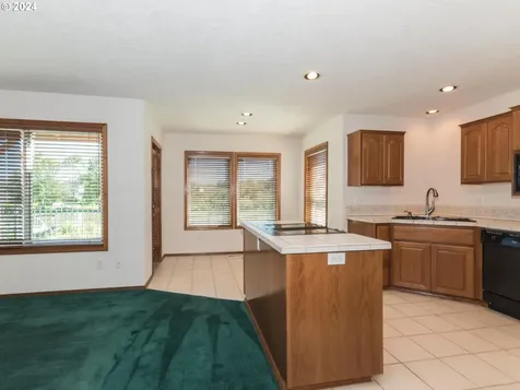 21800 NE Lachenview Lane Fairview OR 97024