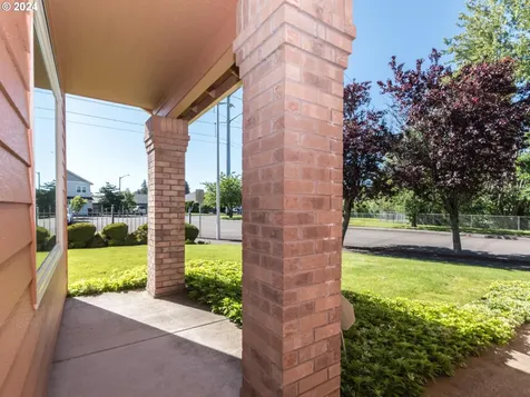 21800 NE Lachenview Lane Fairview OR 97024
