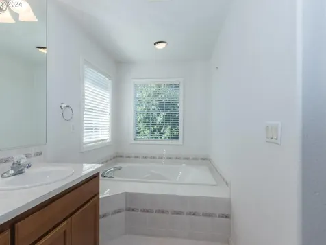 21800 NE Lachenview Lane Fairview OR 97024