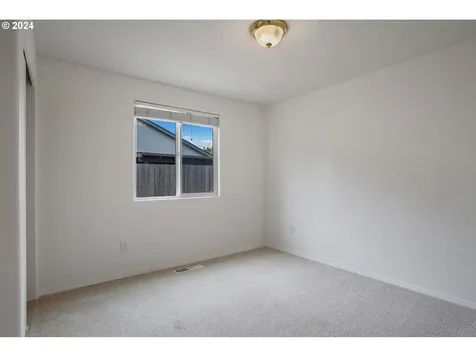 2367 Boston Street Se Albany OR 97322