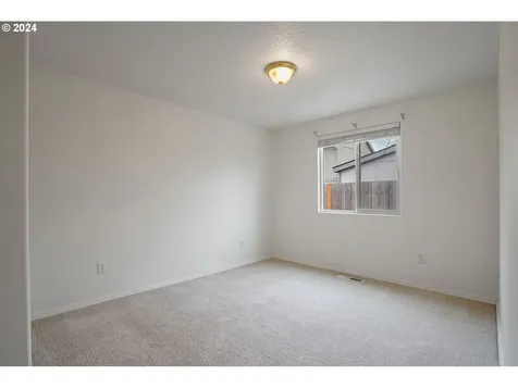2367 Boston Street Se Albany OR 97322