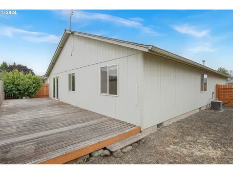 2367 Boston Street Se Albany OR 97322