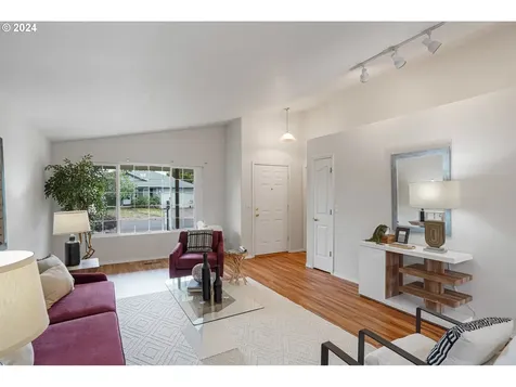 2367 Boston Street Se Albany OR 97322