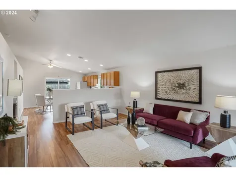 2367 Boston Street Se Albany OR 97322