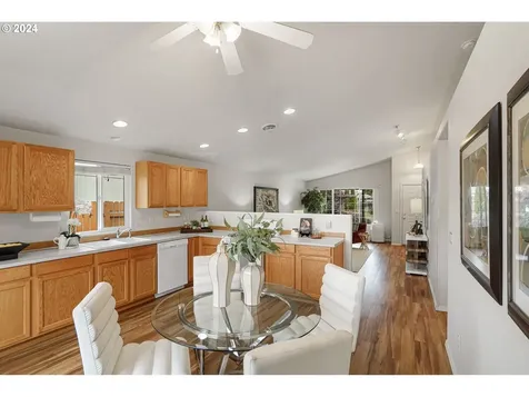 2367 Boston Street Se Albany OR 97322