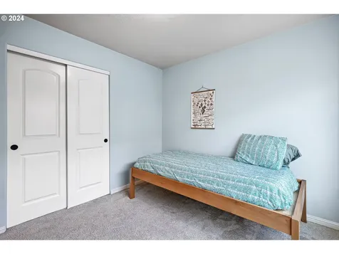 8839 N Burrage Avenue Portland OR 97217
