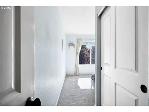 8839 N Burrage Avenue Portland OR 97217