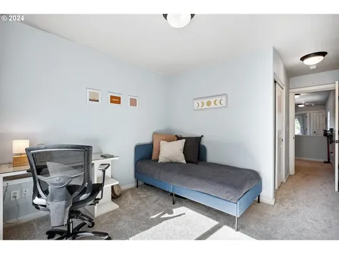 8839 N Burrage Avenue Portland OR 97217