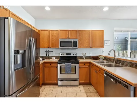 8839 N Burrage Avenue Portland OR 97217