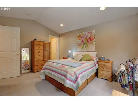 13715 NE 32nd Circle Vancouver WA 98682