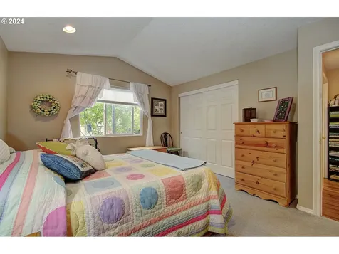 13715 NE 32nd Circle Vancouver WA 98682