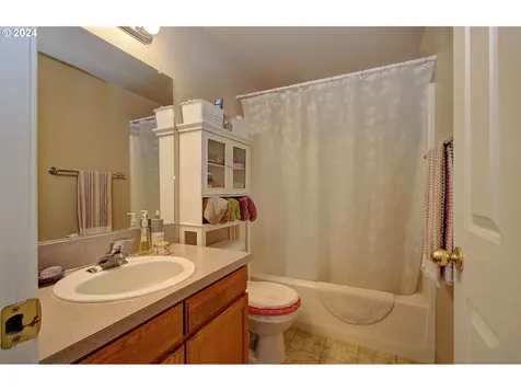 13715 NE 32nd Circle Vancouver WA 98682