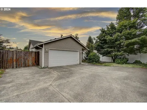 13715 NE 32nd Circle Vancouver WA 98682