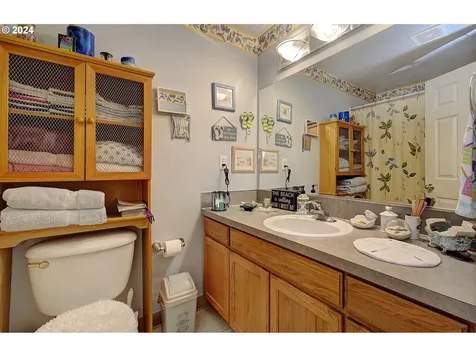 13715 NE 32nd Circle Vancouver WA 98682