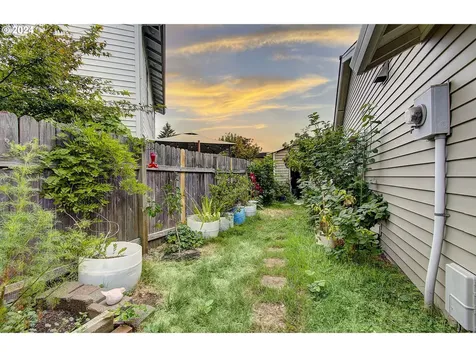 13715 NE 32nd Circle Vancouver WA 98682