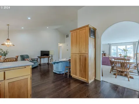 3345 Twin Elms Drive Eugene OR 97408