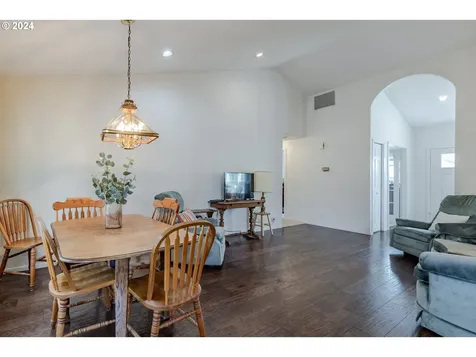 3345 Twin Elms Drive Eugene OR 97408