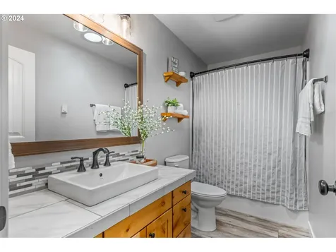 220 Nw Sagan Loop Sheridan OR 97378