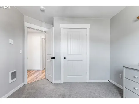 220 Nw Sagan Loop Sheridan OR 97378