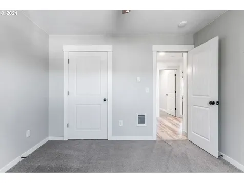 220 Nw Sagan Loop Sheridan OR 97378