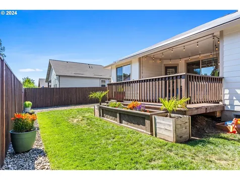 220 Nw Sagan Loop Sheridan OR 97378