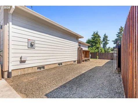 220 Nw Sagan Loop Sheridan OR 97378